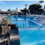 Comfortable Playa Roca Beachfront Access קוסטה טגוויסה