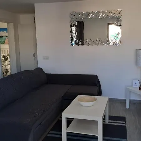 Comfortable Playa Roca Beachfront Access * קוסטה טגוויסה