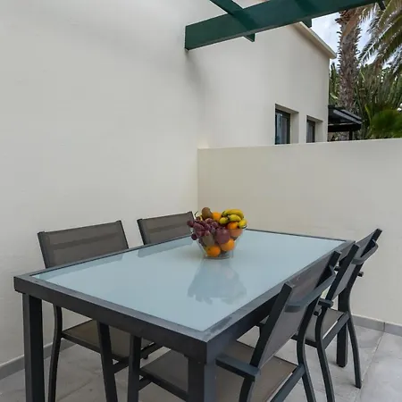 Comfortable Houses Playa Roca Beachfront Access וילה