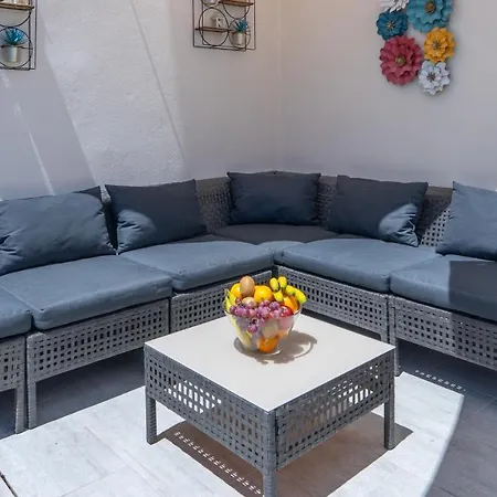 Comfortable Houses Playa Roca Beachfront Access