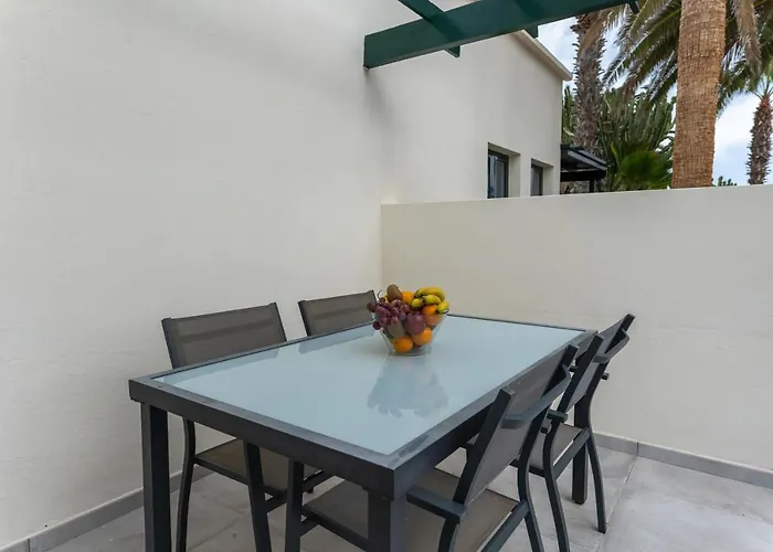 Comfortable Playa Roca Beachfront Access ヴィラ
