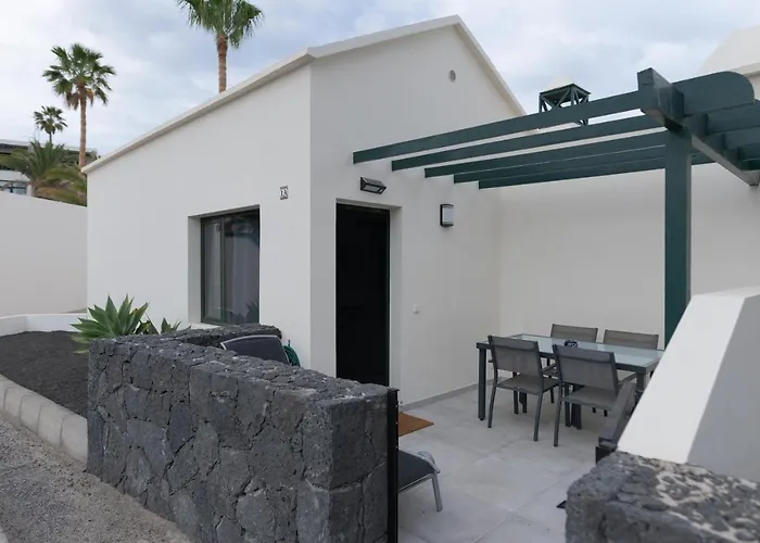 Comfortable Playa Roca Beachfront Access コスタ・テギセ