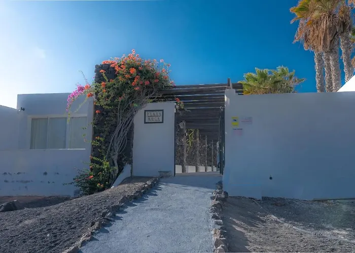 Comfortable Playa Roca Beachfront Access ヴィラ コスタ・テギセ