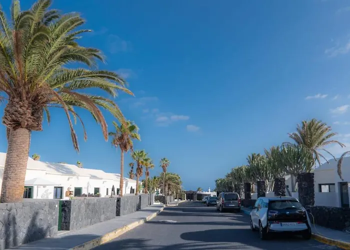 Comfortable Playa Roca Beachfront Access * コスタ・テギセ