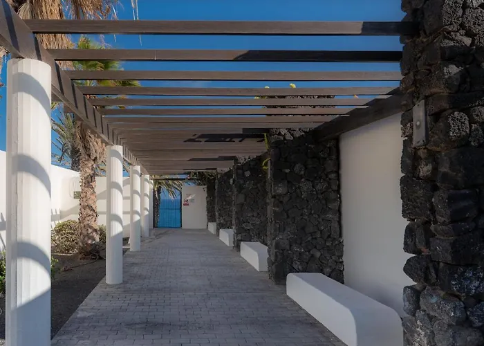 Comfortable Playa Roca Beachfront Access ヴィラ *