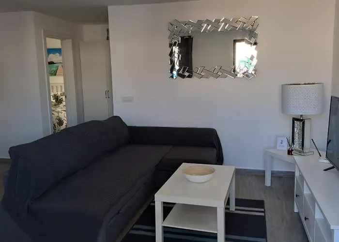 Comfortable Playa Roca Beachfront Access * コスタ・テギセ