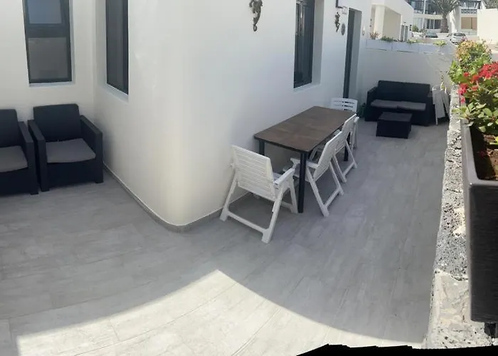 Comfortable Playa Roca Beachfront Access コスタ・テギセ