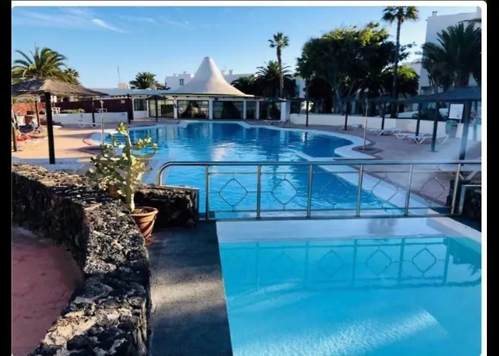Comfortable Playa Roca Beachfront Access コスタ・テギセ