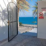 Βίλα Comfortable Playa Roca Beachfront Access *