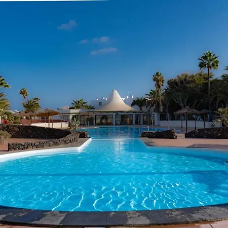 Comfortable Playa Roca Beachfront Access Villa