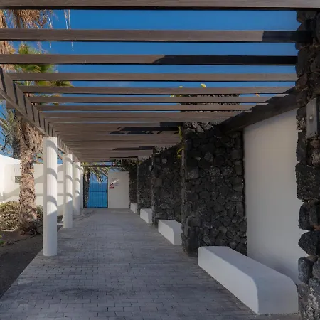 Comfortable Playa Roca Beachfront Access Villa *