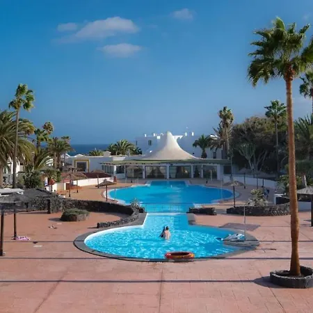 Comfortable Playa Roca Beachfront Access