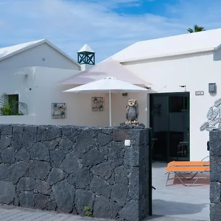 Comfortable Playa Roca Beachfront Access * Costa Teguise