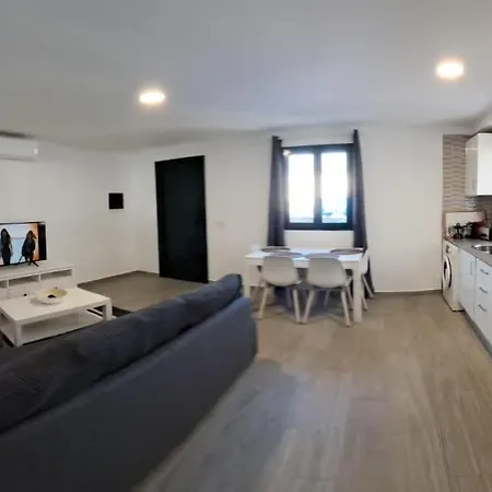 Comfortable Playa Roca Beachfront Access Costa Teguise