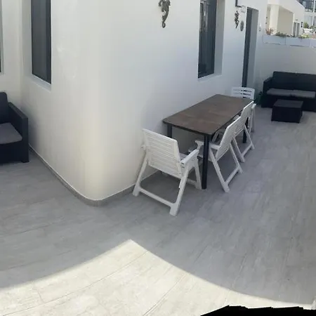 Comfortable Playa Roca Beachfront Access Costa Teguise